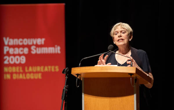 Karen Armstrong presents her Charter for Compassion, which calls for a return to the Golden Rule. (photo by Sarah Murray 2009)